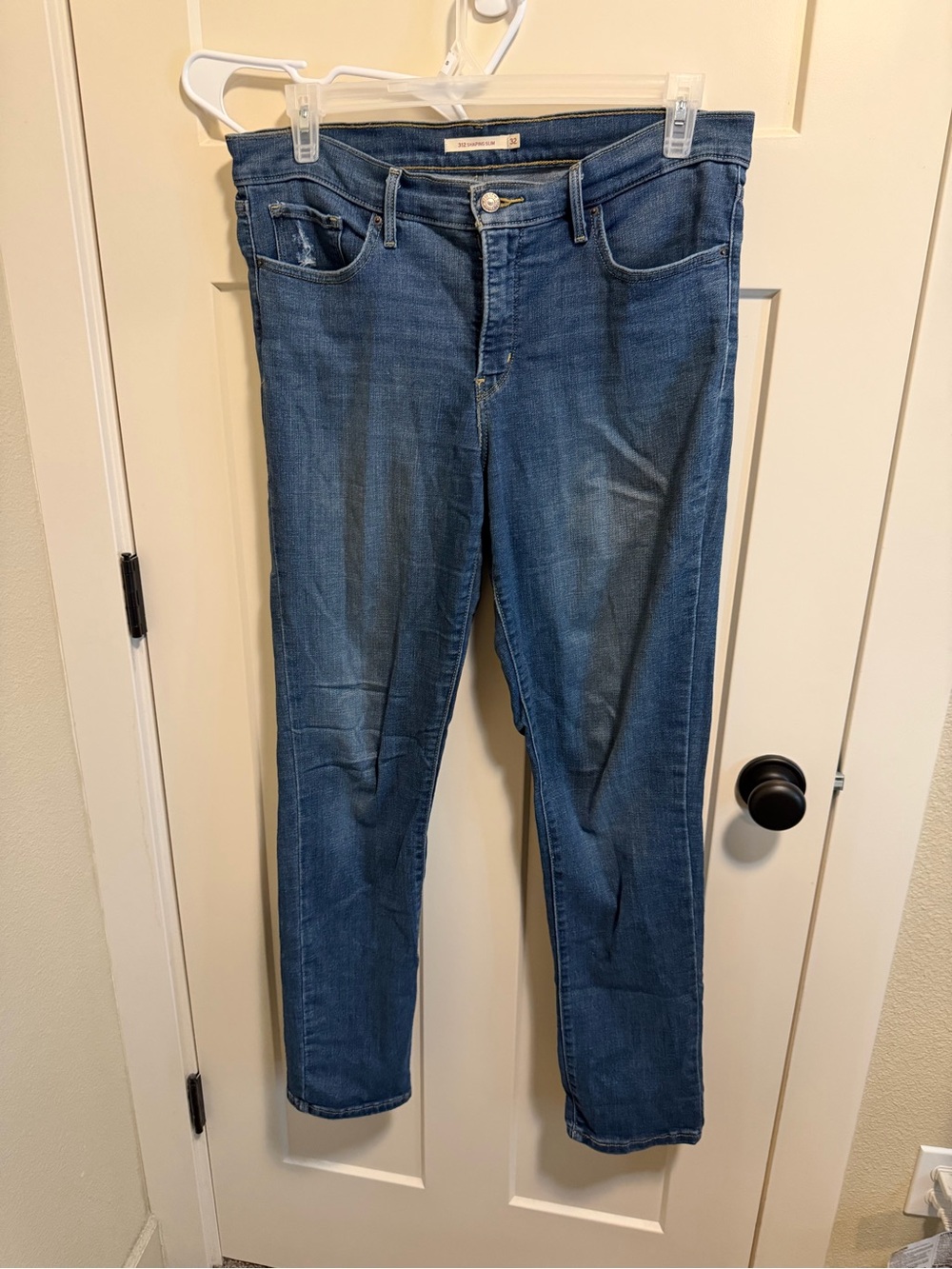 Levi’s Classic Blue Women's Shaping Slim Jeans - Denim